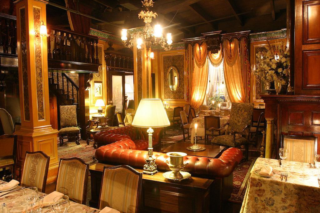 Hotel Pierre Du Calvet Montreal Ngoại thất bức ảnh
