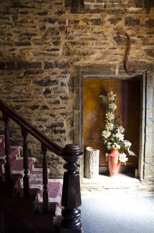 Hotel Pierre Du Calvet Montreal Ngoại thất bức ảnh