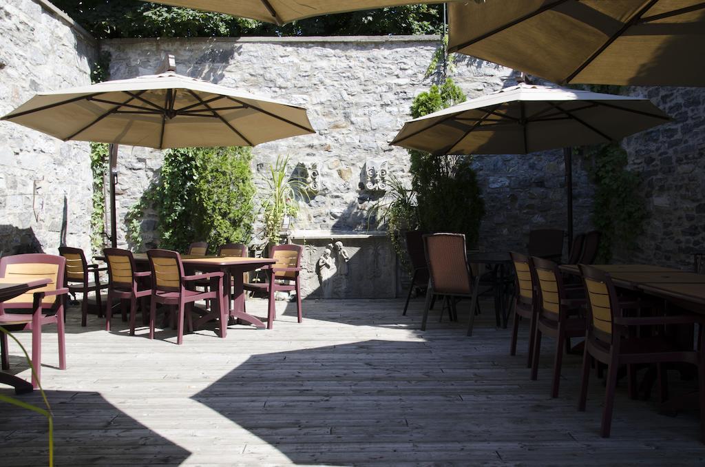 Hotel Pierre Du Calvet Montreal Ngoại thất bức ảnh